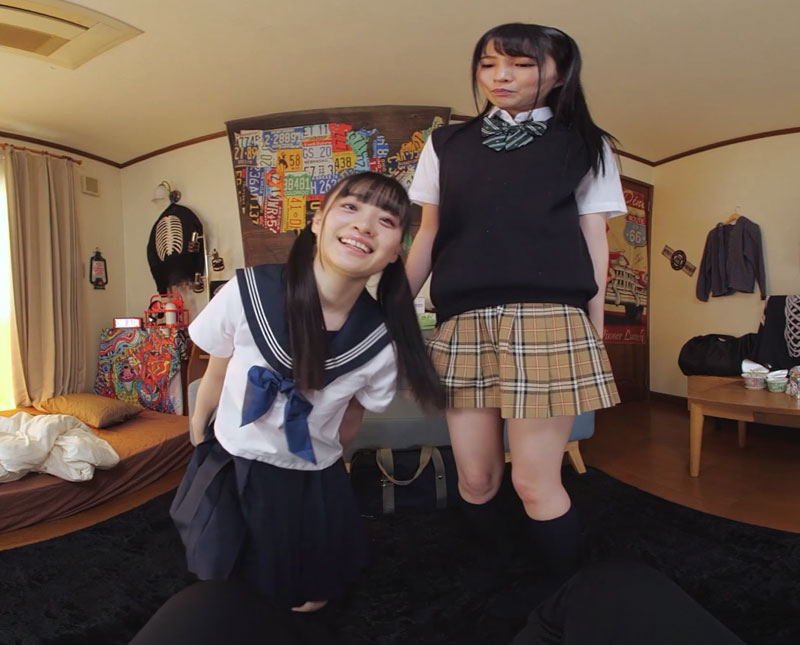 この娘買ってよ!と友達を売りに来た娘達との3Pプレイでの手コキフィニッシュ キャプション02
